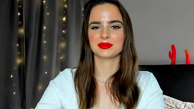 Snapshot of megann_fox2 chatting on 05-22-26, 03:06 megann fox2 online show from 05-22-26, 03:06
