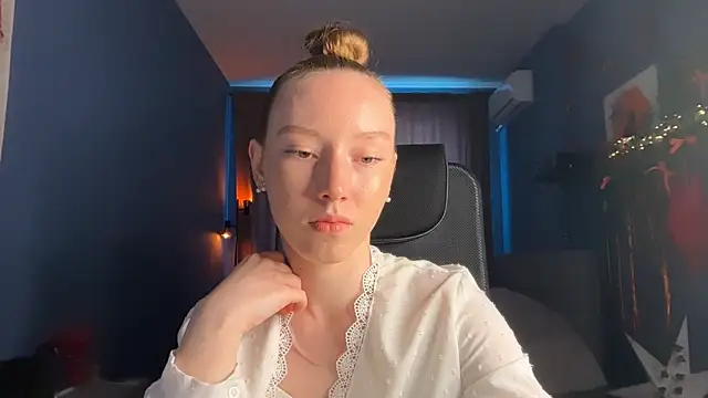 Snapshot of Anna_Kare chatting on 05-24-26, 11:59 Anna Kare online show from 05-24-26, 11:59