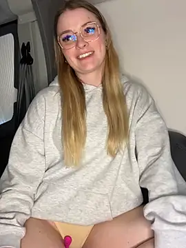 Snapshot of melanieTesss chatting on 02-23-26, 02:36 melanieTesss online show from 02-23-26, 02:36