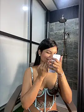 AnnaLoren  online show from 04-21-26, 12:00