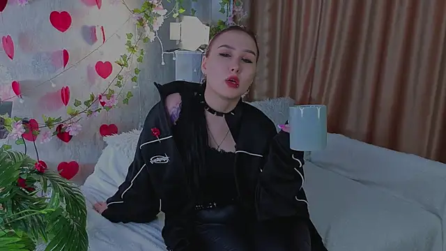 Snapshot of ThoraHaring chatting on 02-27-26, 04:23 ThoraHaring online show from 02-27-26, 04:23