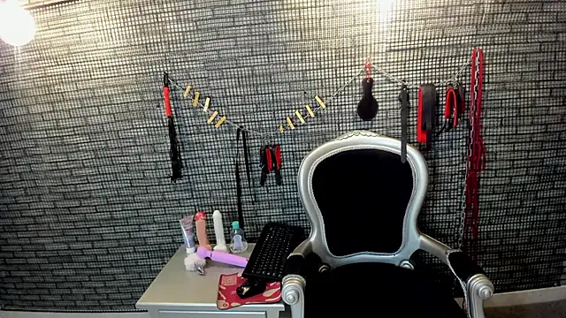 hillary bigbutt online show from 03-24-26, 04:17