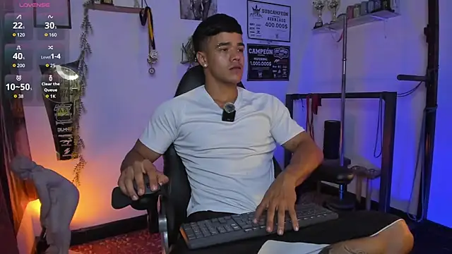 Rob zaens33 online show from 04-18-26, 03:38