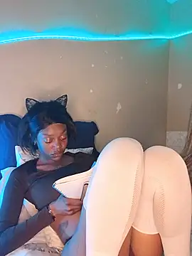 Ebony Colossus online show from 06-17-26, 04:30