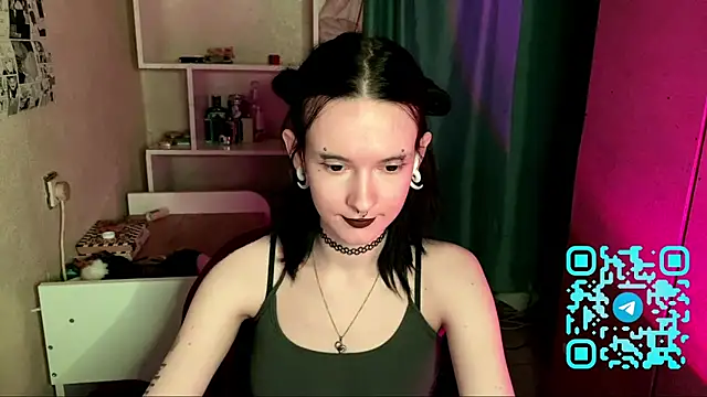 Snapshot of MabelDefina chatting on 04-25-26, 01:03 MabelDefina online show from 04-25-26, 01:03