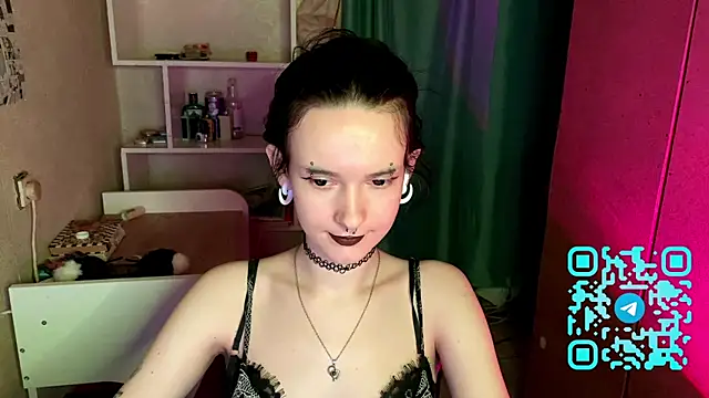 Snapshot of MabelDefina chatting on 04-26-26, 11:41 MabelDefina online show from 04-26-26, 11:41