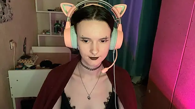Snapshot of MabelDefina chatting on 05-16-26, 10:36 MabelDefina online show from 05-16-26, 10:36