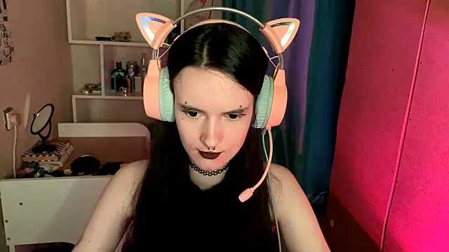 Snapshot of MabelDefina chatting on 05-18-26, 05:02 MabelDefina online show from 05-18-26, 05:02