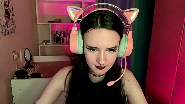 Snapshot of MabelDefina chatting on 05-20-26, 05:02 MabelDefina online show from 05-20-26, 05:02
