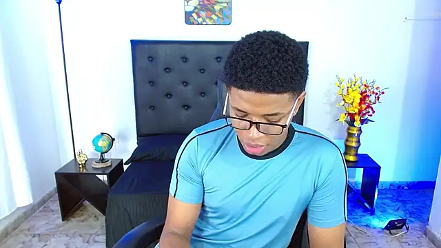 liiam3 online show from 04-08-26, 09:04