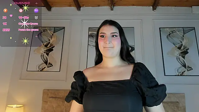 Snapshot of zoe_moon__ chatting on 05-18-26, 02:34 zoe moon online show from 05-18-26, 02:34