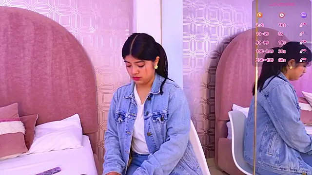 Khloe Moon online show from 04-11-26, 12:20