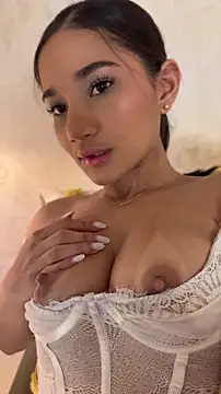 AlessiaVallmont online show from 04-14-26, 08:15