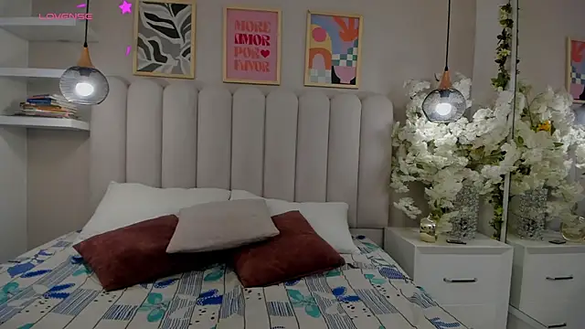 Mia Bailey  online show from 03-27-26, 03:01