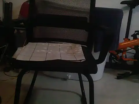 Snapshot of cxyz_222 chatting on 05-15-26, 12:01 cxyz 222 online show from 05-15-26, 12:01