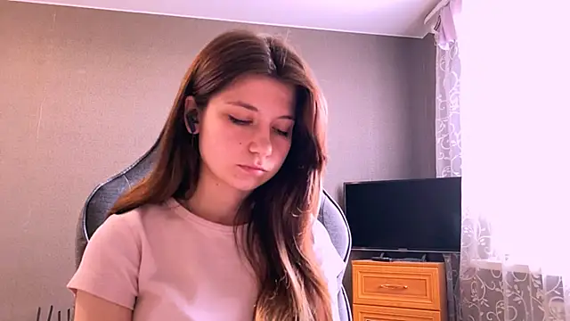 LunnaBliss online show from 04-17-26, 12:30