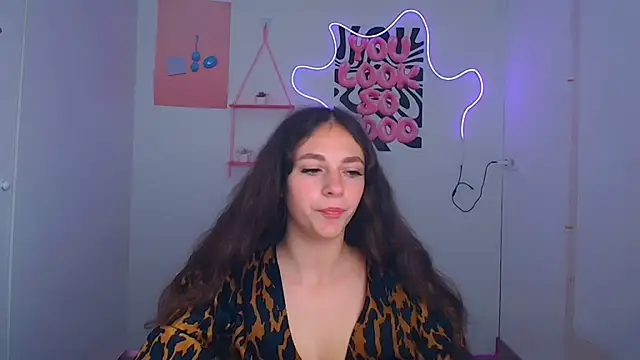 KissMeJulia online show from 07-14-26, 05:45