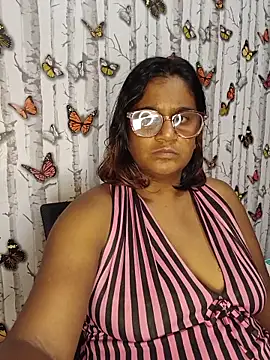 Snapshot of indianstrawberrylips4u chatting on 05-26-26, 06:37 indianstrawberrylips4u online show from 05-26-26, 06:37