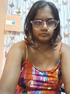 Snapshot of indianstrawberrylips4u chatting on 06-14-26, 04:09 indianstrawberrylips4u online show from 06-14-26, 04:09