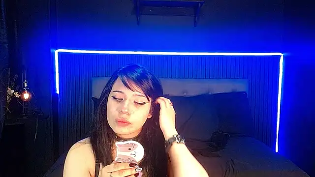 CHERRY DARCK online show from 04-21-26, 02:01