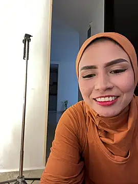 Snapshot of Darsha_Khemu chatting on 06-12-26, 10:19 Darsha Khemu online show from 06-12-26, 10:19
