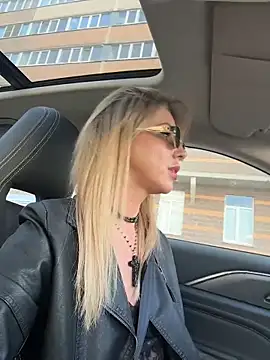 LisaMurr online show from 03-27-26, 01:44