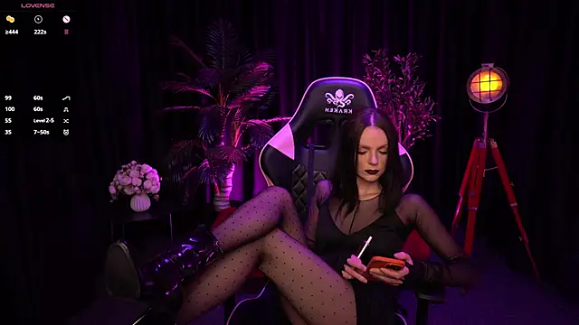 Wild Alice me online show from 05-16-26, 03:33