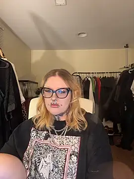 Snapshot of grindhouseho chatting on 03-12-26, 04:40 grindhouseho online show from 03-12-26, 04:40