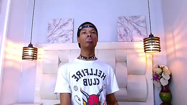 Santiago Ortiz  online show from 04-10-26, 06:56