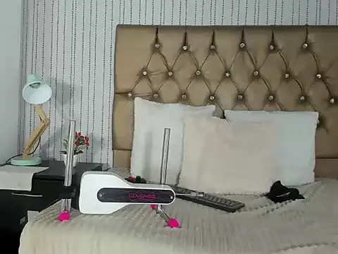 hanna luciana online show from 05-25-26, 03:29