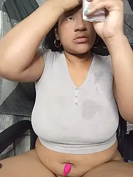 Snapshot of gigiblue89 chatting on 06-24-26, 08:02 gigiblue89 online show from 06-24-26, 08:02