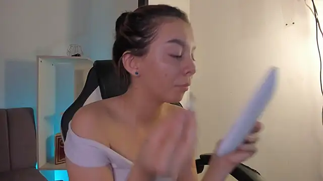 MelLove  online show from 02-19-26, 07:54