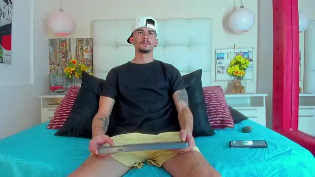 SharonTygaX online show from 04-08-26, 11:16