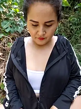 yissela92 online show from 03-07-26, 04:37