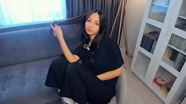 Snapshot of littleevilon chatting on 02-18-26, 10:44 littleevilon online show from 02-18-26, 10:44