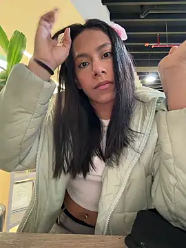 Snapshot of Katerinmm chatting on 03-04-26, 02:45 Katerinmm online show from 03-04-26, 02:45