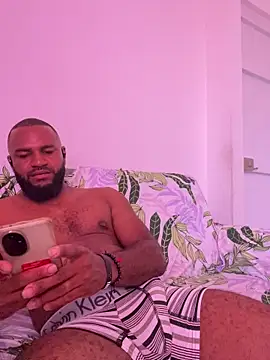 Snapshot of el_guille1 chatting on 03-16-26, 07:29 el guille1 online show from 03-16-26, 07:29