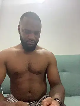 Snapshot of el_guille1 chatting on 03-19-26, 05:00 el guille1 online show from 03-19-26, 05:00