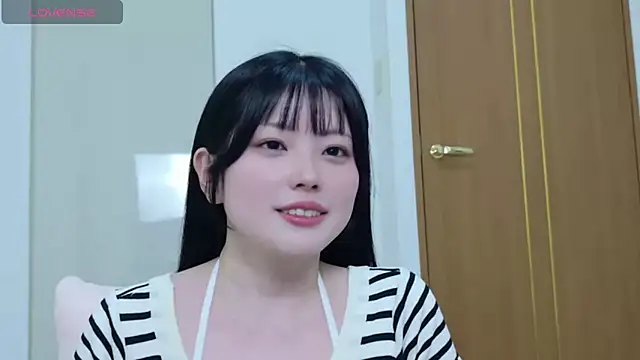 Snapshot of aoiropink chatting on 03-05-26, 11:50 aoiropink online show from 03-05-26, 11:50