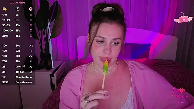 Milana Monroe online show from 06-21-26, 06:10