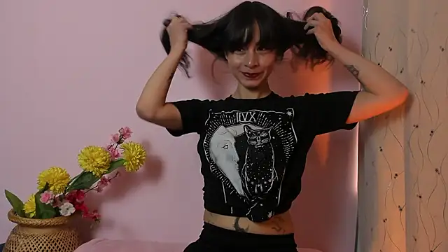 Snapshot of Mistymoon chatting on 03-09-26, 03:27 Mistymoon online show from 03-09-26, 03:27