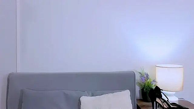 MiaFair online show from 03-31-26, 03:23