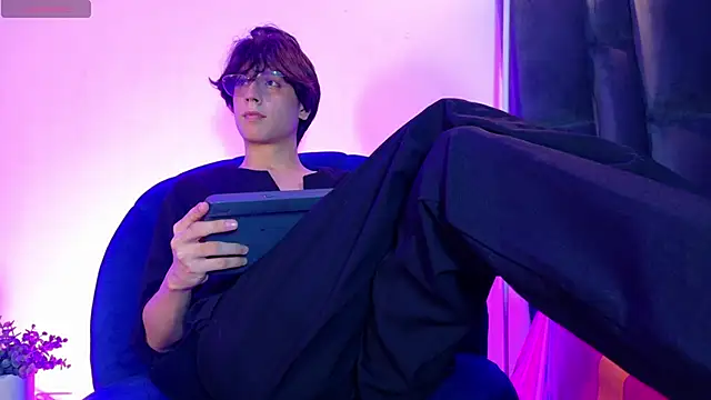 lui x dust online show from 04-17-26, 03:53