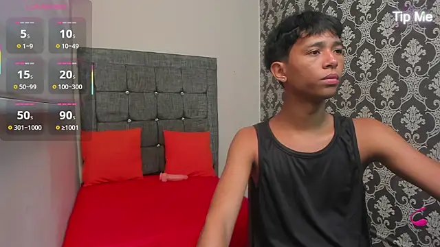 Snapshot of Little_Twink19x chatting on 04-24-26, 07:27 Little Twink19x online show from 04-24-26, 07:27