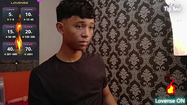 Snapshot of Little_Twink19x chatting on 05-28-26, 07:33 Little Twink19x online show from 05-28-26, 07:33