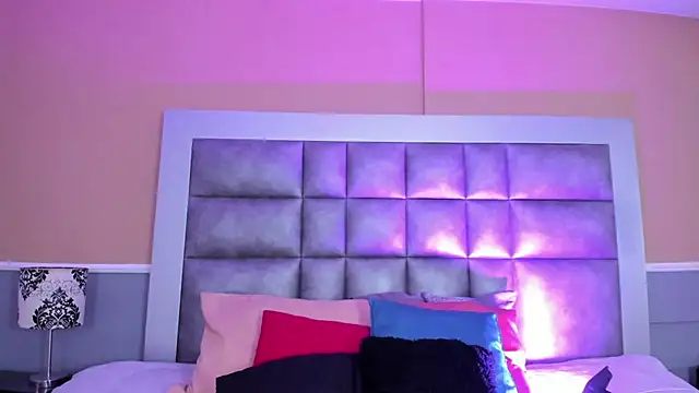 LunaDamasco online show from 03-28-26, 08:08