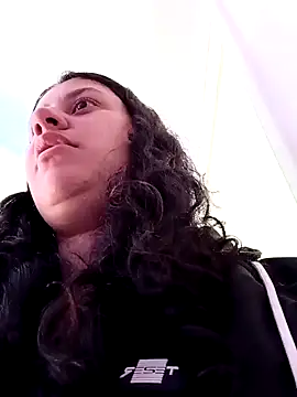 LunaDamasco online show from 04-10-26, 07:40