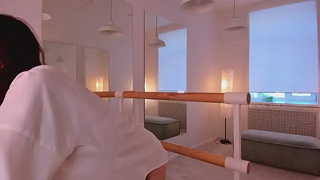 Scarlet Muse  online show from 03-20-26, 09:36