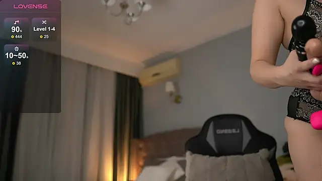 Playful Issa online show from 05-18-26, 01:13