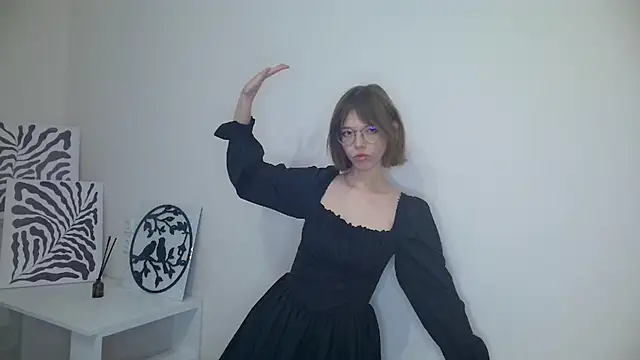 Kate Mooss online show from 02-20-26, 03:34